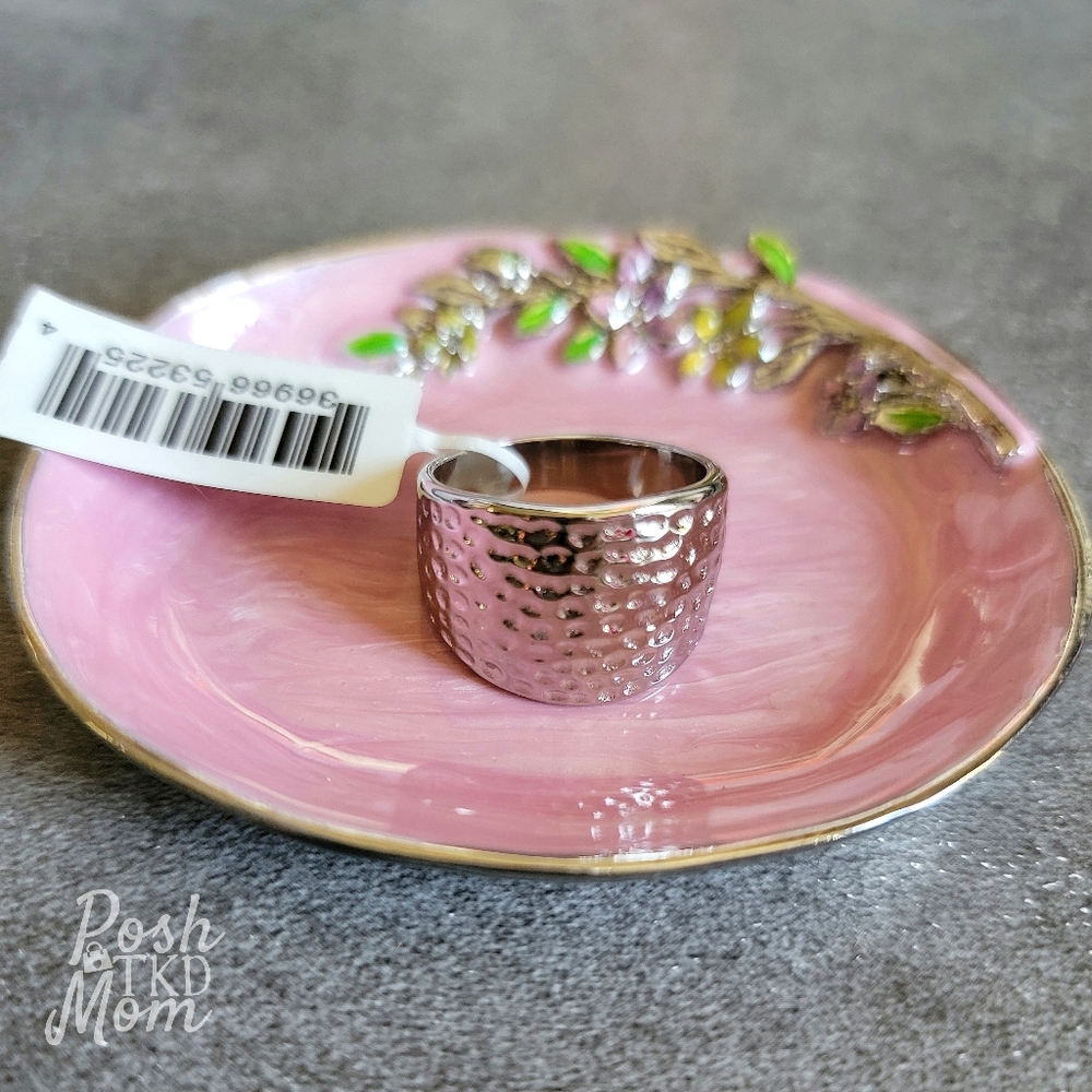 💕☯️PRICE DROP!!!☯️💕 LYNX Textured Stainless Steel Sz 9 Ring - NWT